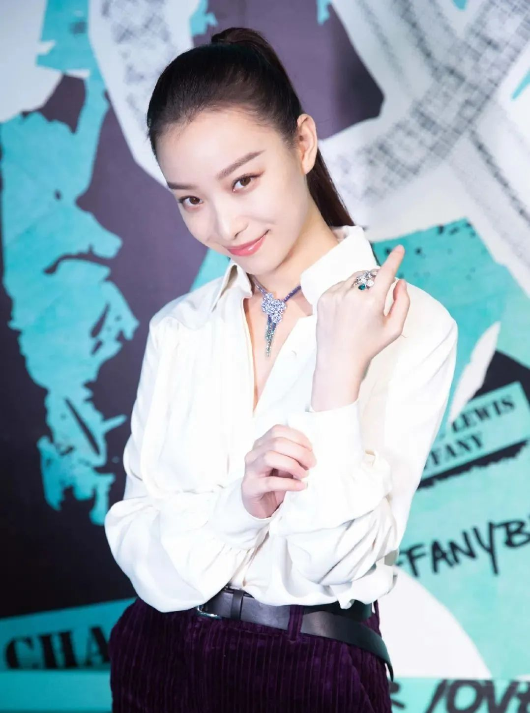 盘点女明星们那些闪闪发光的珠宝——倪妮(图10)