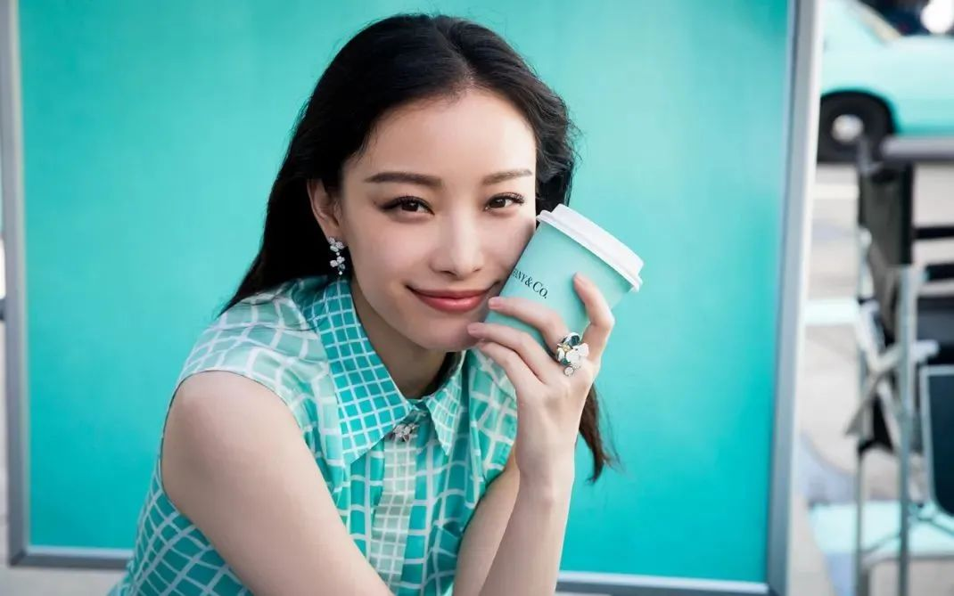 盘点女明星们那些闪闪发光的珠宝——倪妮(图11)