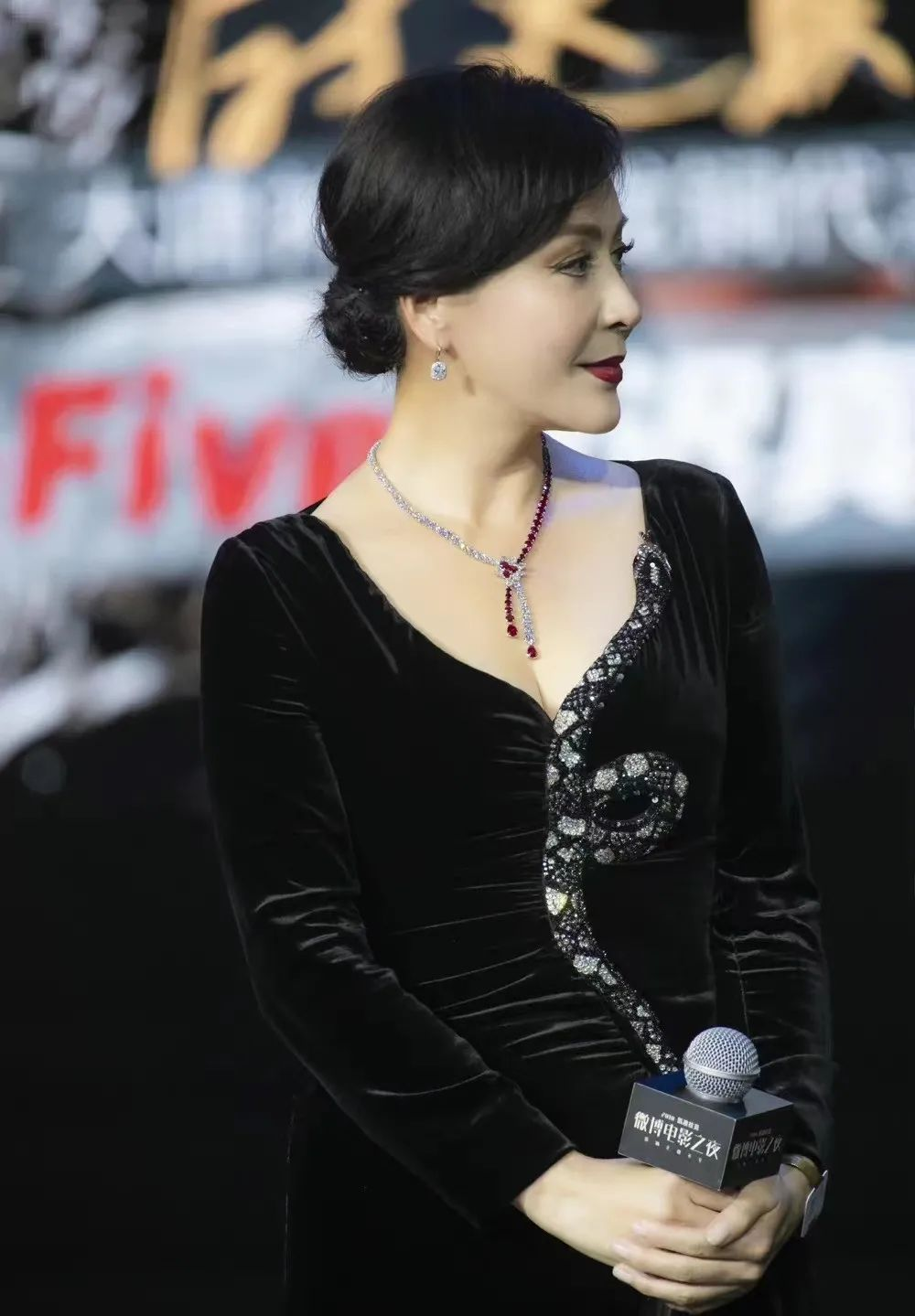 盘点女明星们那些闪闪发光的珠宝—刘嘉玲(图12)