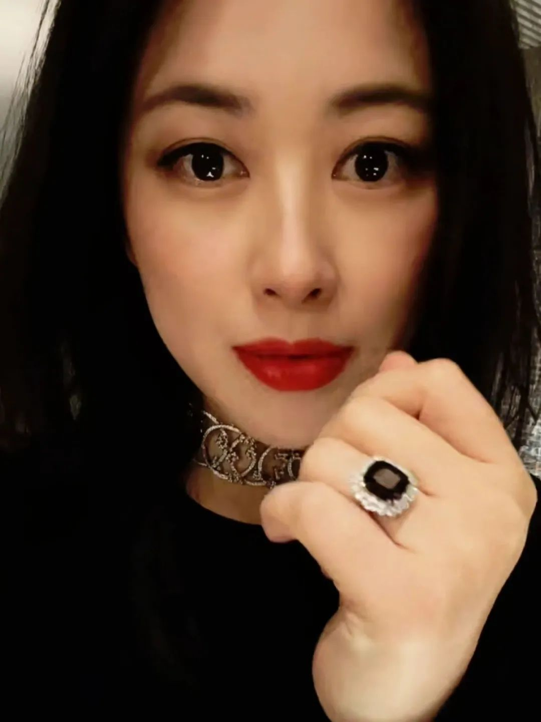 盘点女明星们那些闪闪发光的珠宝—朱珠(图7)