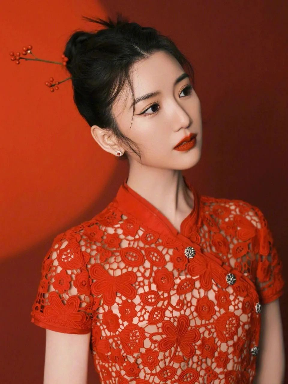 七月宛如骄阳一般夺目耀眼的红宝石(图6)