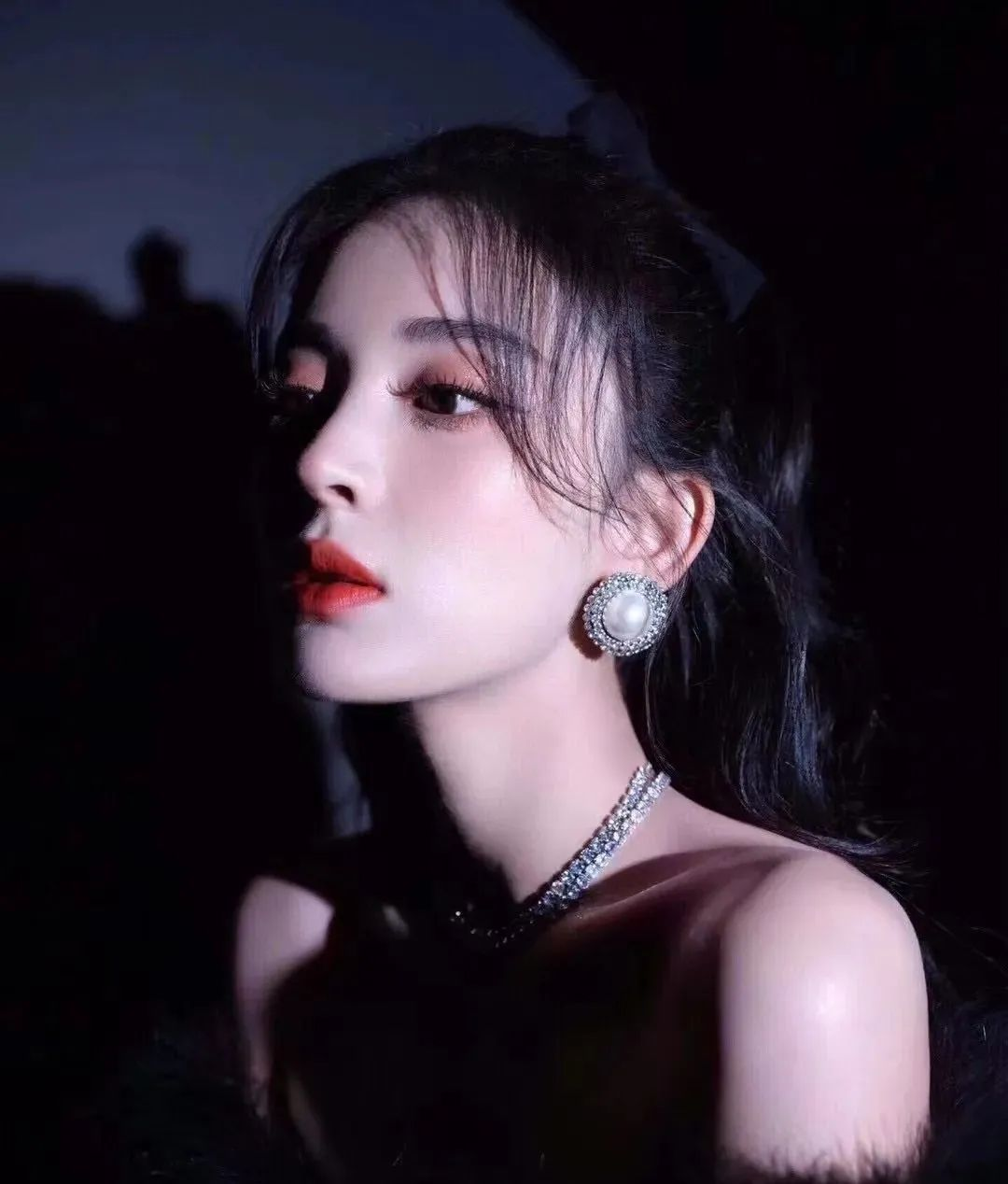 都知道珍珠淡雅温柔最适合东方女性，那么你知道不同年龄段该如何选择珍珠吗？(图8)